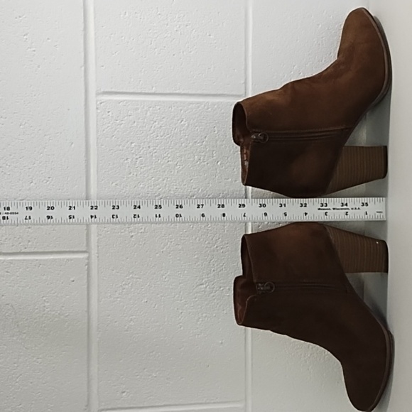 Merona Faux Chocolate Suede Ankle Boots Block Heel 8.5 Side Zip - Picture 13 of 15